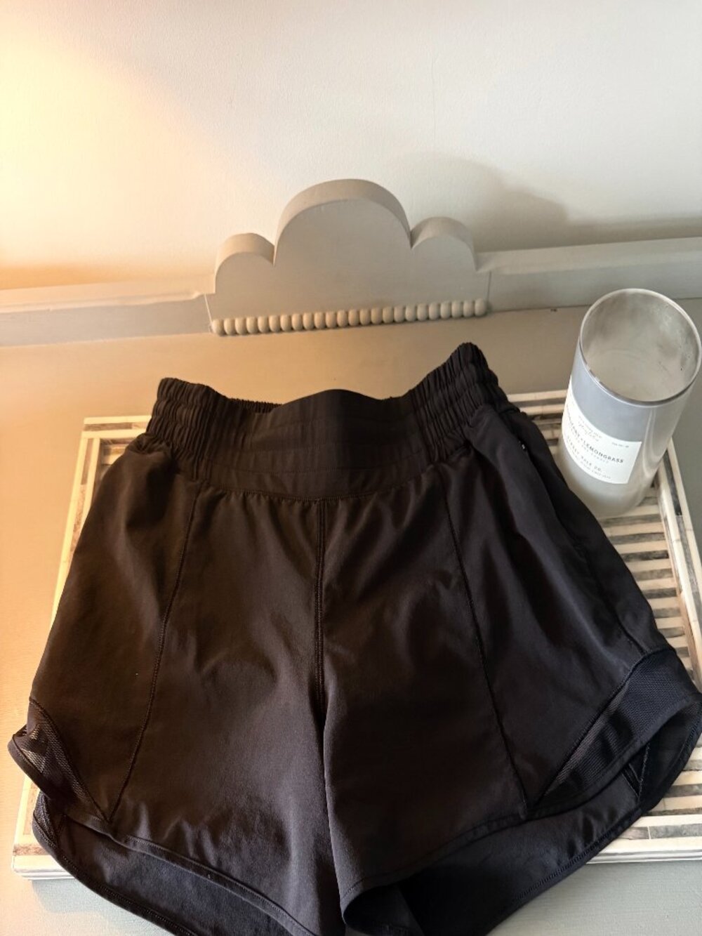 Set of 2 Lululemon 2.5 Inch High Rise Hotty Hot Shorts (size 6) - Picture 3 of 7